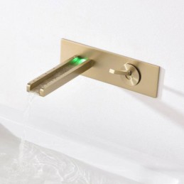 Robinet de lavabo à cascade...
