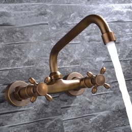 Robinet de lavabo de salle...