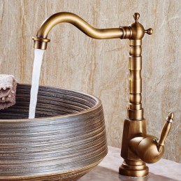 Robinet de lavabo en cuivre...