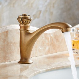 Robinet de lavabo de salle...