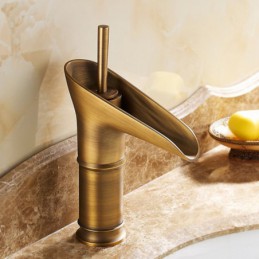 Robinet de lavabo de salle...