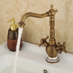 Robinet de cuisine antique...
