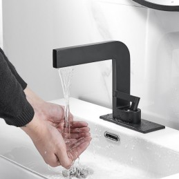 Robinet de lavabo de salle...