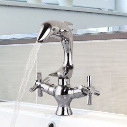 Robinet de lavabo en cuivre...
